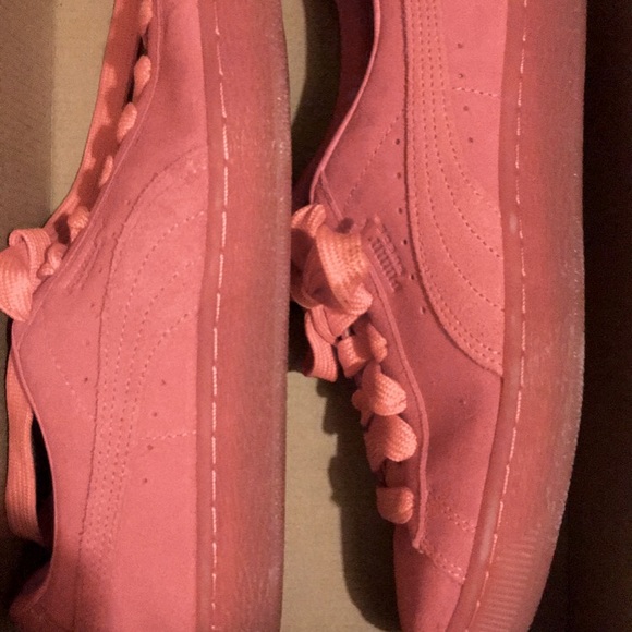 Pumas shoes - Picture 1 of 2